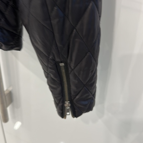 H&M quilted short spring jacket, great condition. Size 4 - Picture 6 of 6